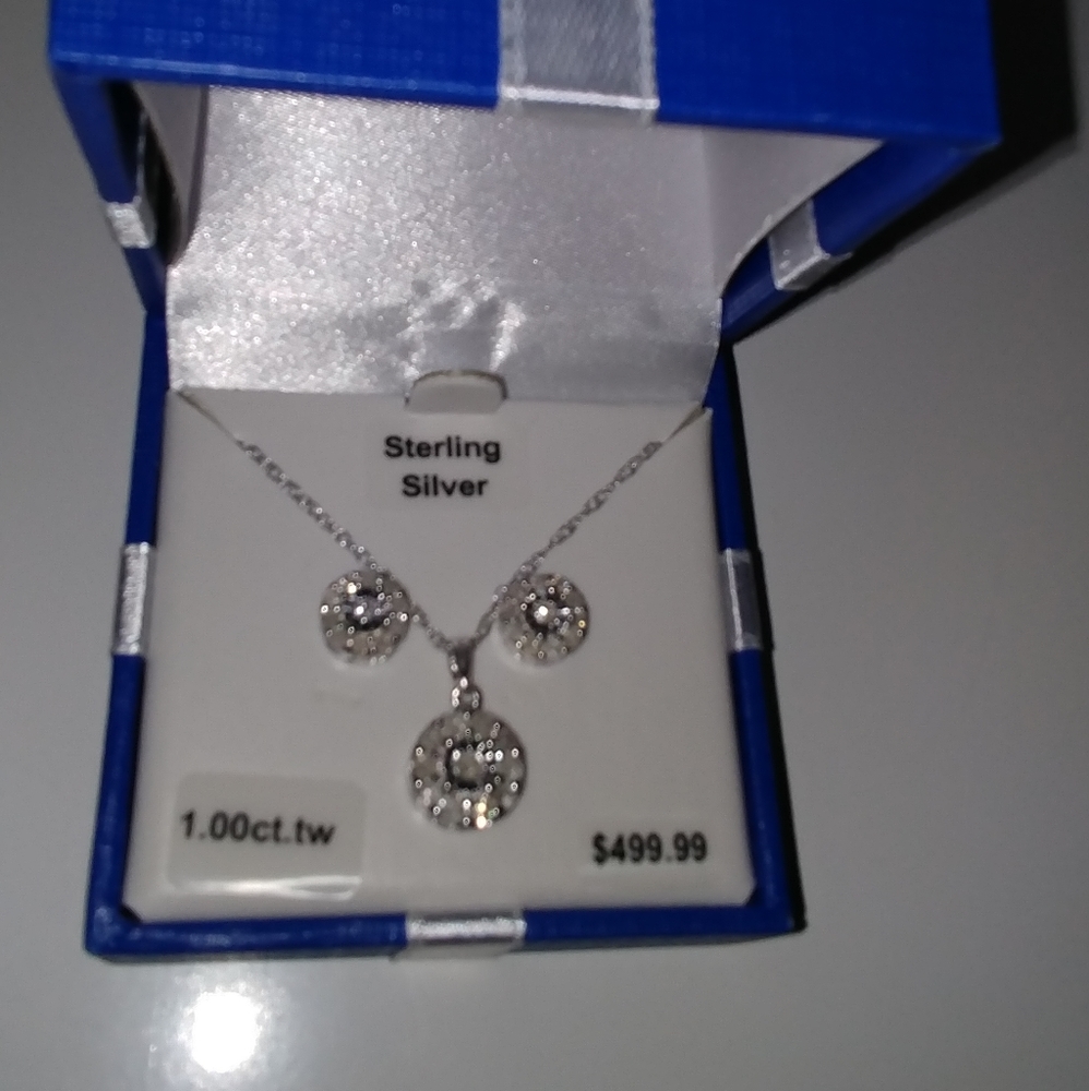 💎 LAST ONE! NWT 1 CTW DIAMOND necklace & earrings